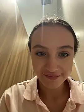 MiaTee – Live XXX-chat