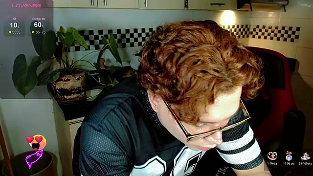 Pokazy przed kamerką – asmodeosexx