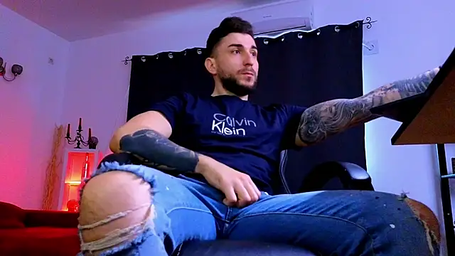 MightyAaron66 在線直播表演