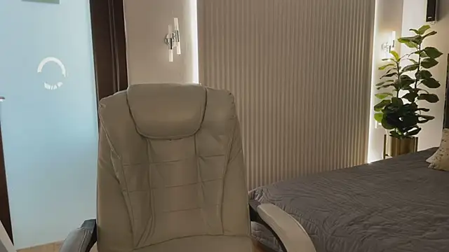 OhMyEmma Adlı Modelin Canlı XXX Sohbeti