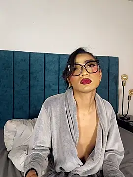 Pokazy przed kamerką – FernandaFox_