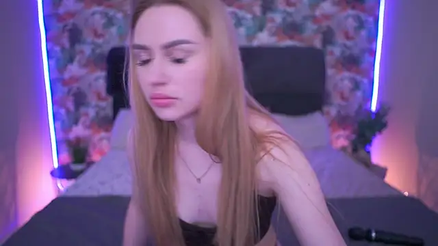 Živý XXX chat DivineJass