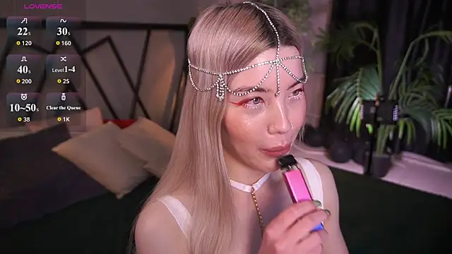 LindaThacker Adlı Modelin Canlı XXX Sohbeti