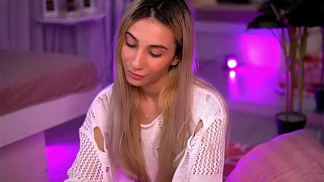 AwaLynch Adlı Modelin Canlı XXX Sohbeti