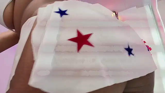 Anie_johnson Adlı Modelin Canlı XXX Sohbeti