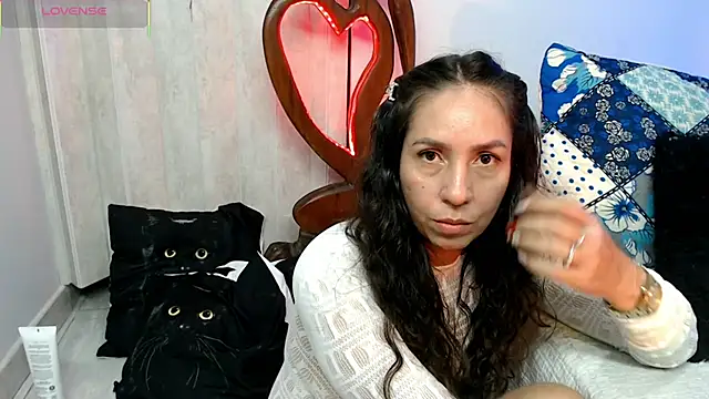 naihroby élő XXX-chatje