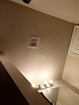 Mikelawrryy24_: διαδικτυακό σόου στην κάμερα