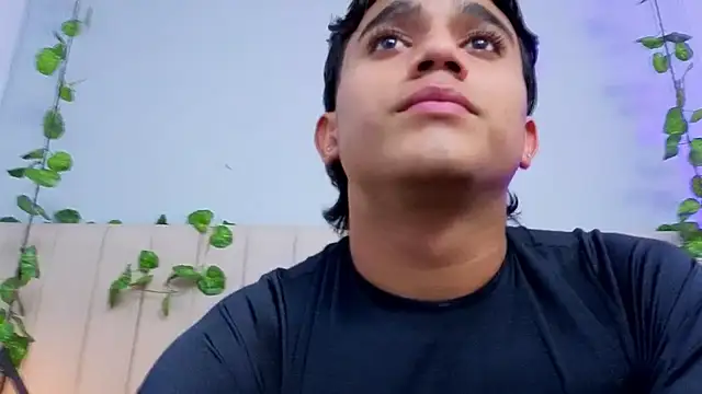 Pokazy przed kamerką – Morgan_Bladee