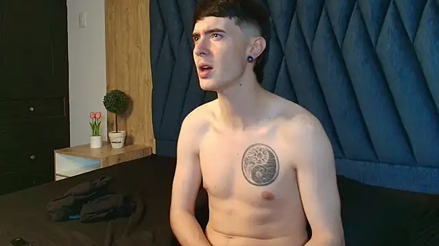 lio____ élő XXX-chatje