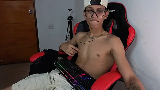 Show modela sung_yol na web-kameri