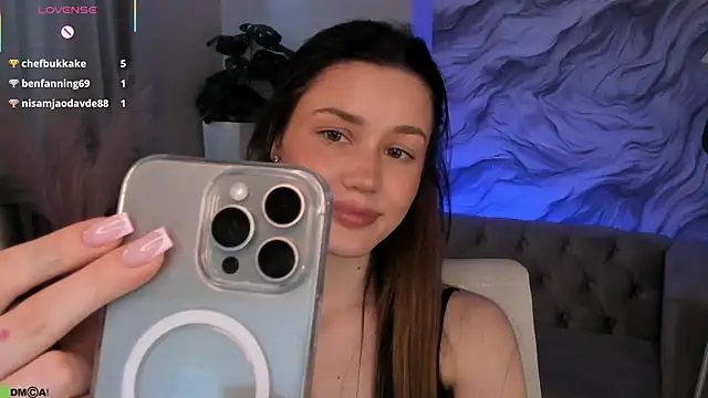 Chat +18 de Aria_Mila ao vivo