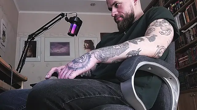 Show modela FindomJason na web-kameri