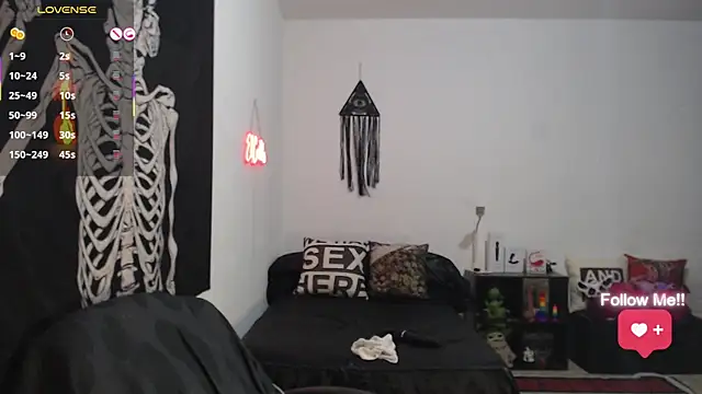 soyelcarlitos_: διαδικτυακό σόου στην κάμερα