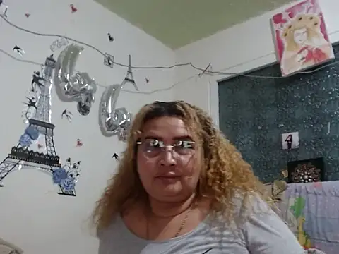 Chat XXX en directo de Perla1981--