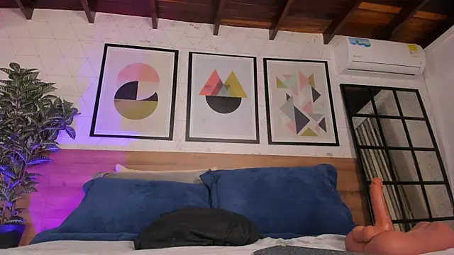 MiaKay1 – Naživo XXX chat