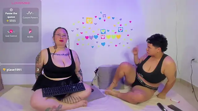 MiaYMolly's Live XXX Chat