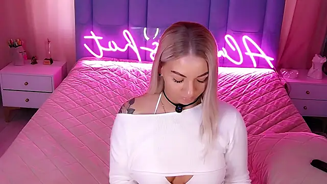 Онлайн чат XXX AllwaysHotJ