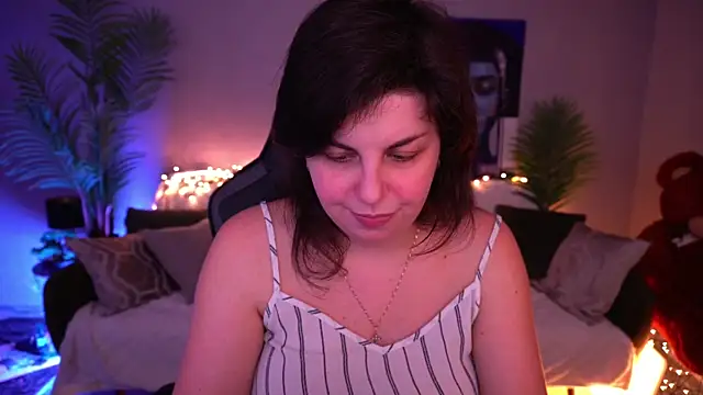 Chat +18 de MirandaWong ao vivo