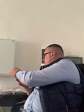 Mike8523のライブXXXチャット