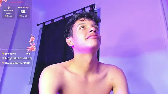 Maxfrost1's Live XXX Chat