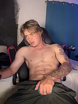 AngelLatinBoy's Live XXX Chat