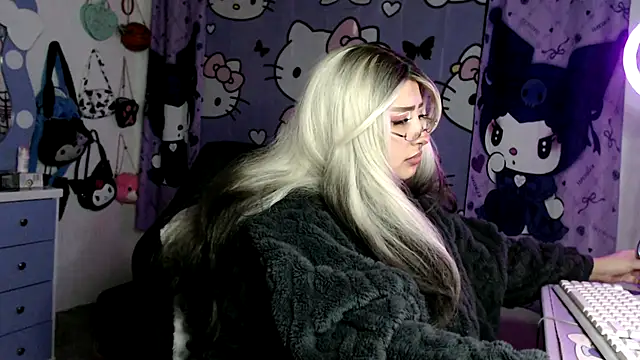 XXX chat uživo modela lussyevans24