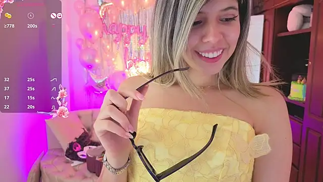 NATAASHA___ Adlı Modelin Canlı XXX Sohbeti