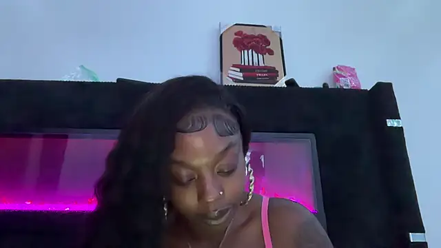 sevynsexysinss: διαδικτυακό σόου στην κάμερα