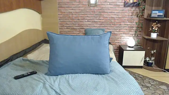 EvelyneFlirtyMilf élő XXX-chatje