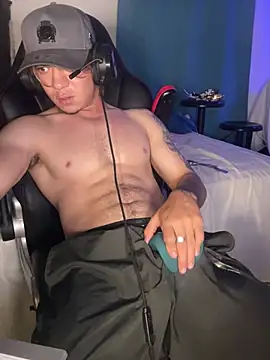 Онлайн чат XXX AngelLatinBoy