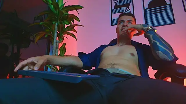 Show de ALPHA_DOMINUS_ na webcam