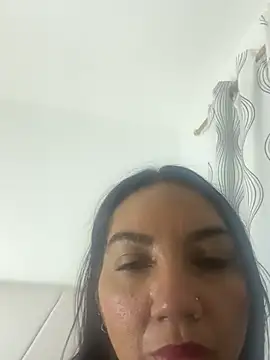 GoldenIsabella's Live XXX Chat