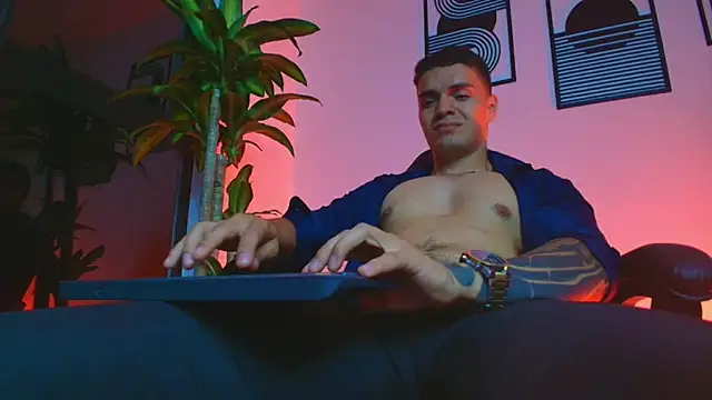 ALPHA_DOMINUS_ élő XXX-chatje