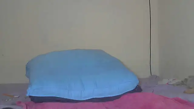 AnnabigpussyXO: διαδικτυακό σόου στην κάμερα