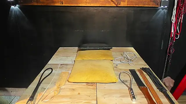 Chatroom XXX en direct de BDSM_Vantablack_