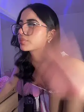 Emily-14: онлайн-секс-чат