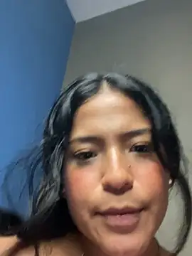 LeahBarのライブXXXチャット