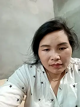 nana_nana99 Adlı Modelin Canlı XXX Sohbeti