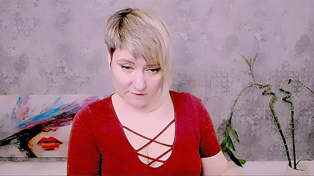 DjulliaのライブXXXチャット