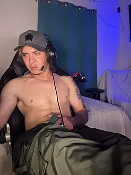 AngelLatinBoy 现场XXX聊天