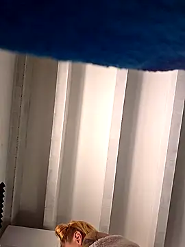 kylie_blck Show in webcam