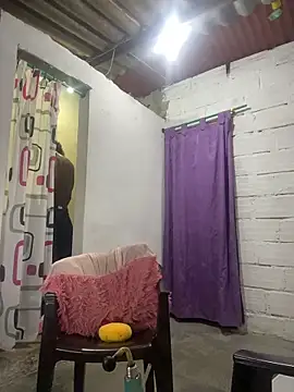 Larry-n-clouds élő XXX-chatje