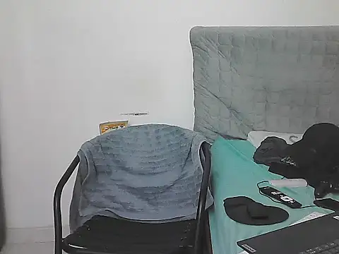 Pertunjukan Kamera Web AlphaLatinoBear