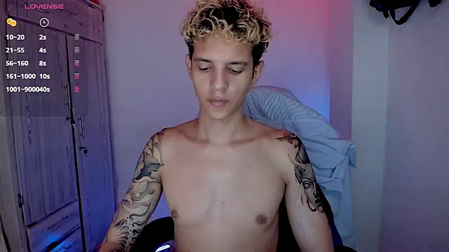 tylernova Webcam Show