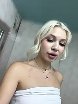 Kiss_Auroraa – Kamerová šou