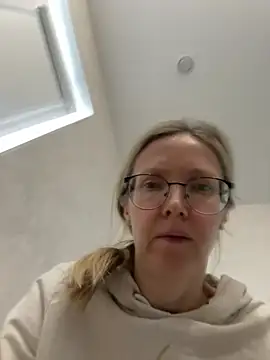 MollyStory's Live XXX Chat