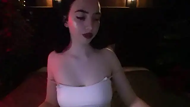 WildKittenX_'s Live XXX Chat