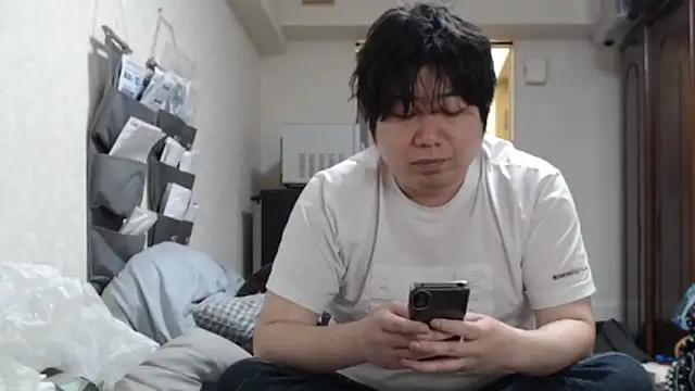 XXX chat uživo modela raterate555