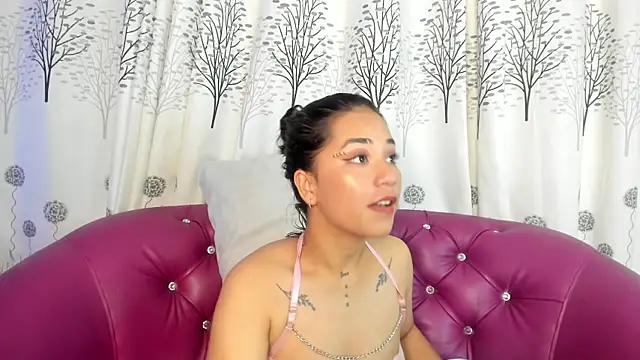 thyra-corall's Live XXX Chat