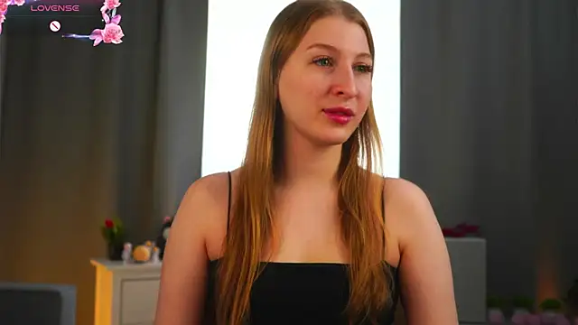 LorettaGladman live XXX chat